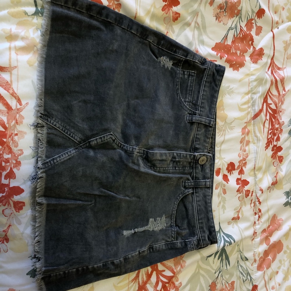 Gray AE mini skirt